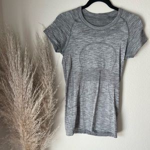 Lululemon short sleeve shirt